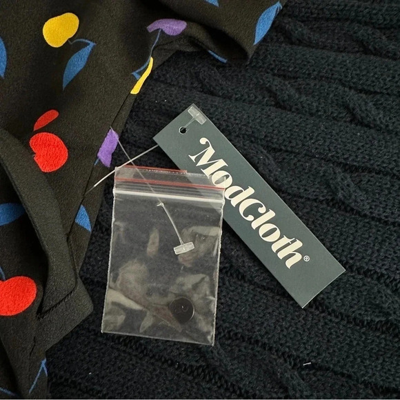 New ModCloth Just a Little Something Belted Shift Dress Cherries Size Small NWT - Picture 4 of 9